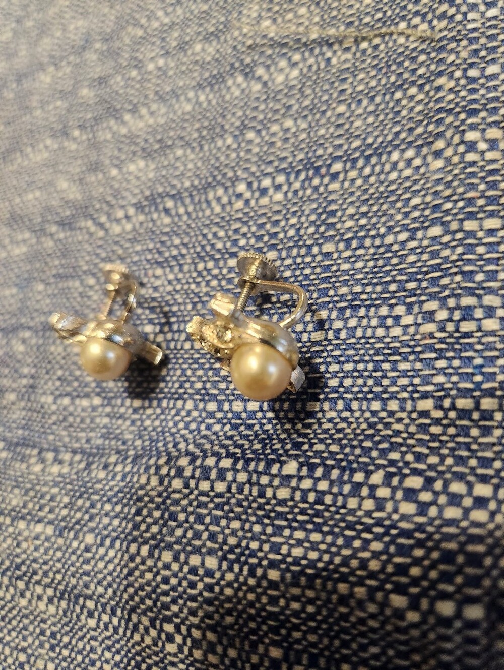 Fashion FauxPearl and Rhinestone Floral Stud Earrings - Picture 4 of 7
